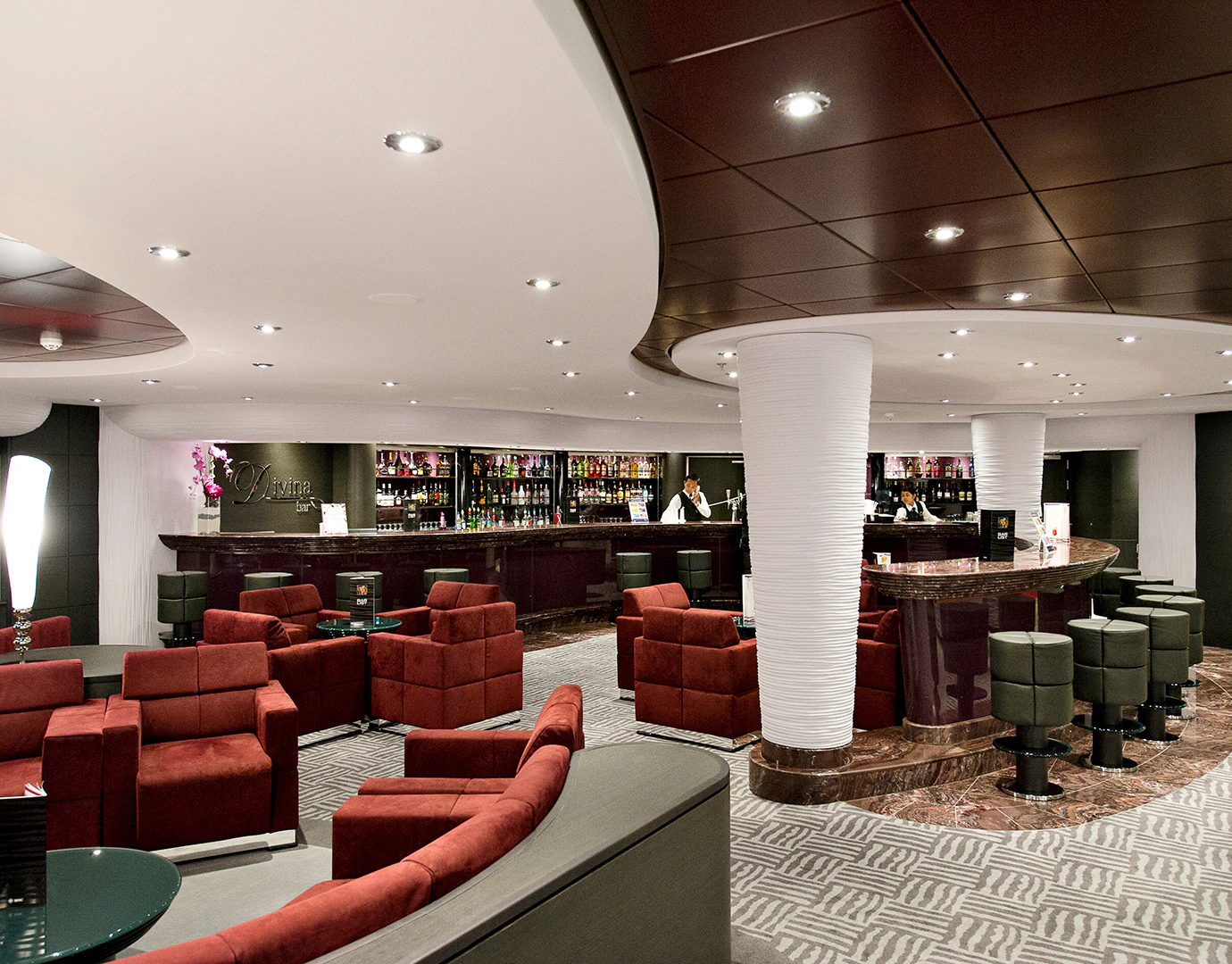 MSC Divina Bar